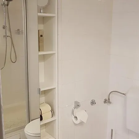 Pematra Ostseestrasse 2 لوبيك